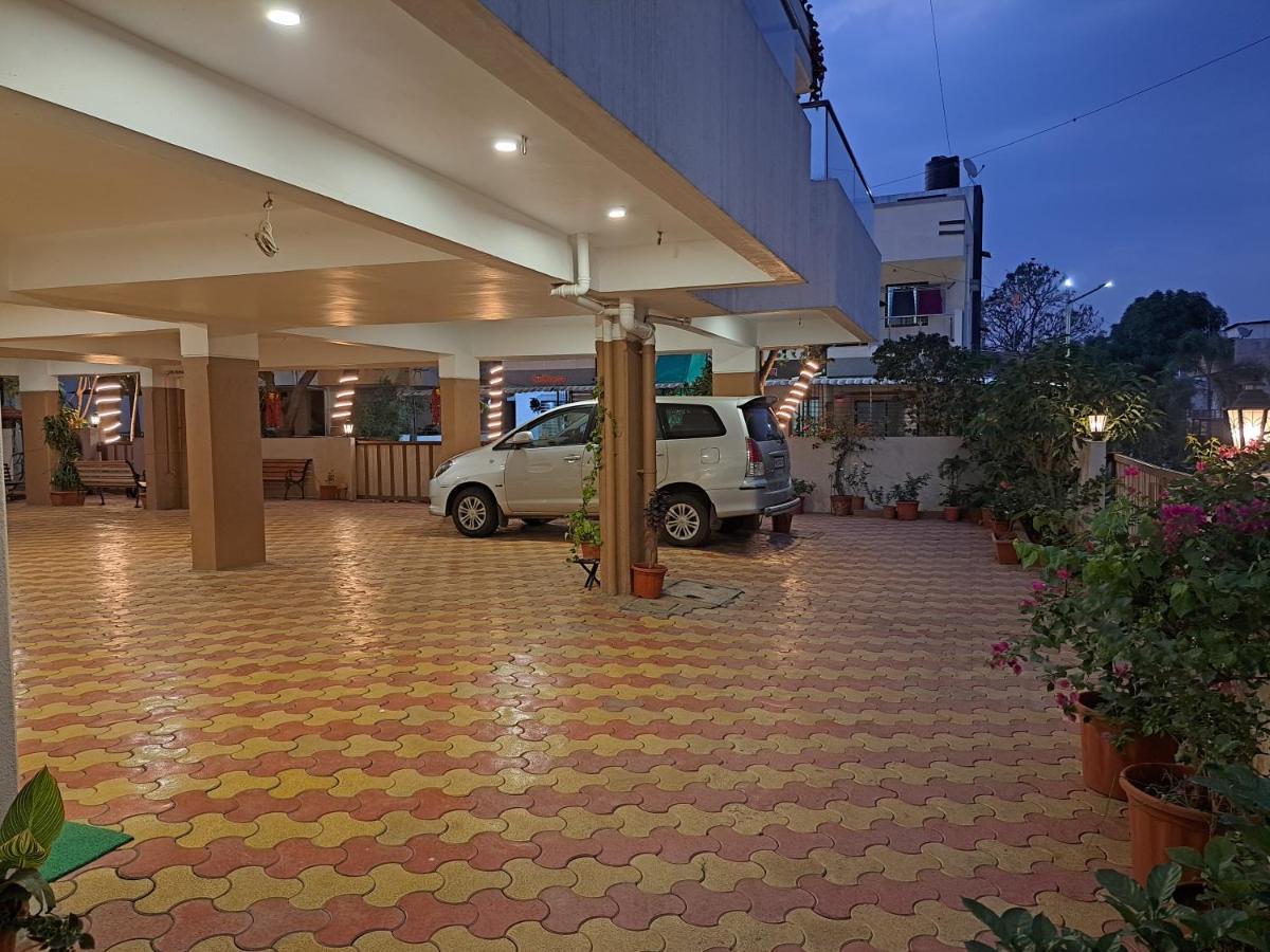 Bouquet Residency Hotel Nashik Exterior foto