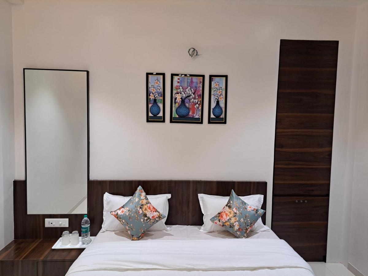 Bouquet Residency Hotel Nashik Exterior foto